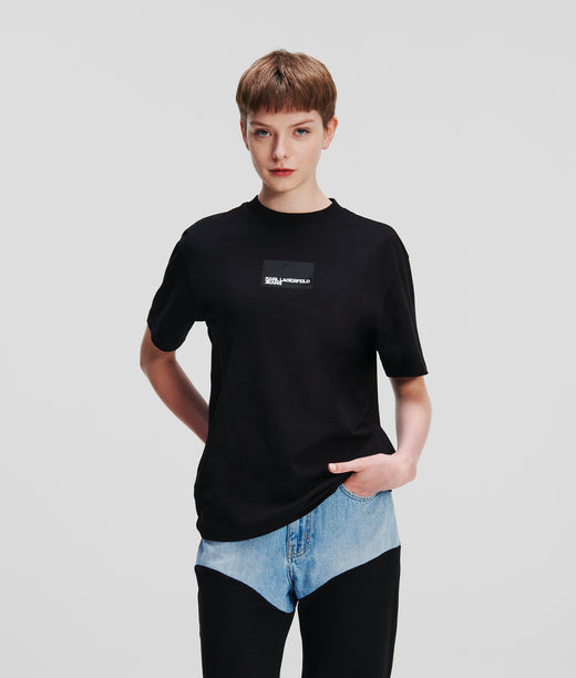 Black t shirt sales and jeans female